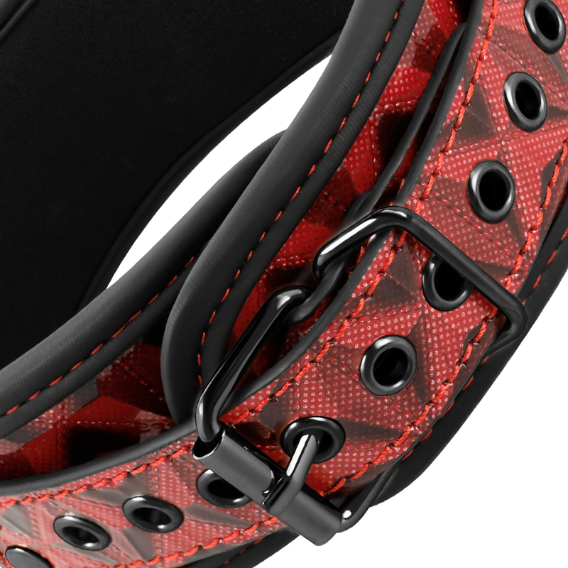 Collare in pelle vegana premium BEGME Red Edition con fodera in neoprene, rosso, mostra i dettagli del cinturino e la chiusura regolabile