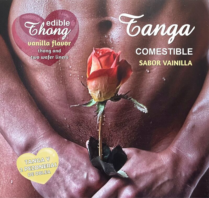Perizoma uomo HOTFLOWERS con due cappelli in wafer vaniglia, tessuto morbido e dettagli eleganti.