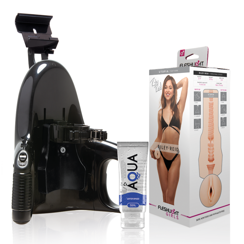 Fleshlight Riley Reid Utopia con lancio universale e lubrificante Aqua 50 ml, dettagli realistici e texture interna visibile.
