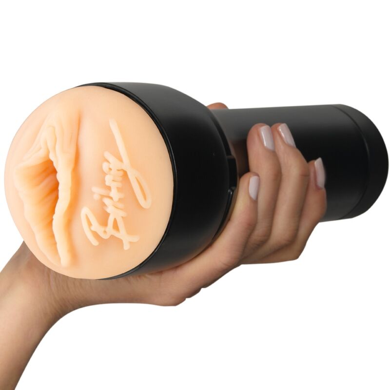 Mascherina in silicone KIIROO Feel Britney Amber, masturbatore realistico con dettagli anatomici e texture morbida.