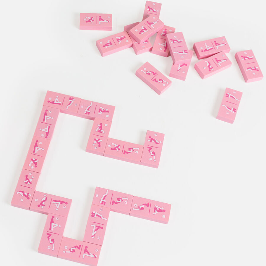 Gioco di domino in legno SECRETPLAY Kinky Domino, con design dettagliato e colori naturali, ideale per giochi di abilità e divertimento.