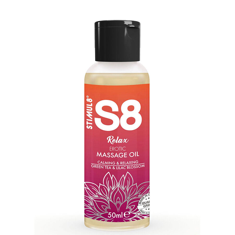 Olio per massaggi erotici STIMUL8 S8 Relax Tè Verde, bottiglia da 50 ml con etichetta verde e tappo nero.