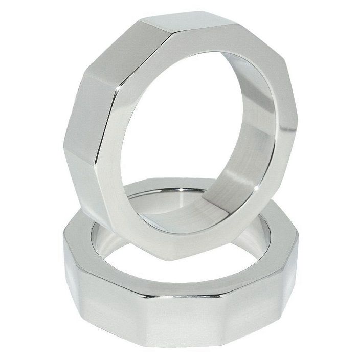 Anello dado METAL HARD per pene e testicoli, 50 mm, in metallo, con superficie liscia e design robusto.
