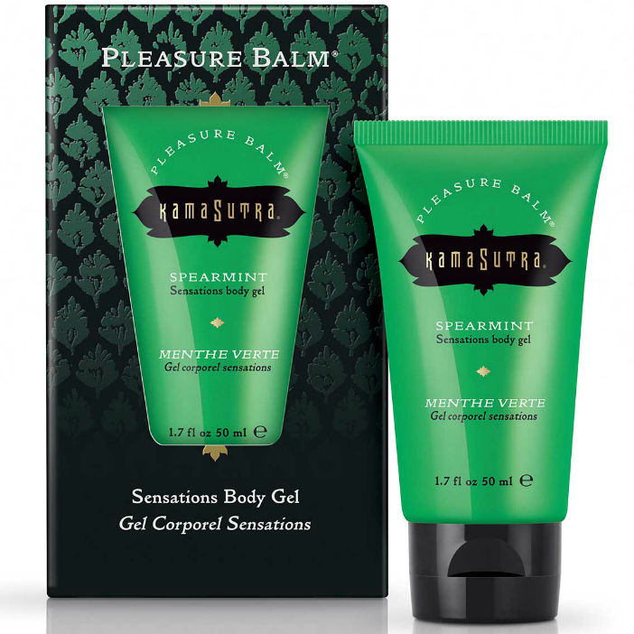Balsamo stimolante del piacere alla menta Kamasutra Cosmetics in flacone da 50ml, con etichetta e tubo di balsamo visibili