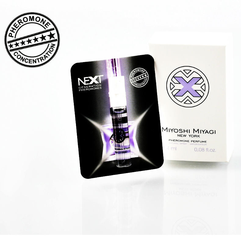 Profumo femminile Miyoshi Miyagi New York con feromoni, flacone da 2,4 ml, elegante packaging e profumo floreale.