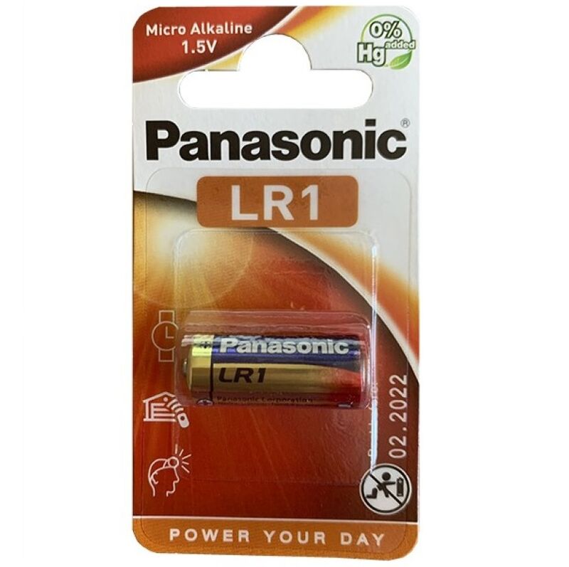 Batteria alcalina Panasonic LR1 1.5V in blister, vista frontale con etichetta e contatti metallici.