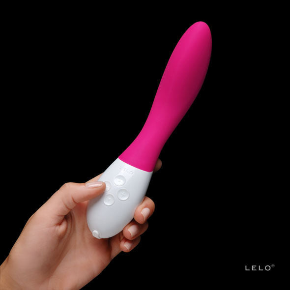 Vibratore LELO Mona 2 di colore ciliegia, design elegante e ergonomico per stimolazione intensa e confortevole.