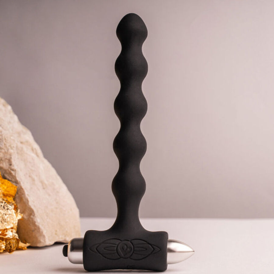 Plug anale vibratore nero ROCKS-OFF Petite Sensations Pearls, con perle e design ergonomico.