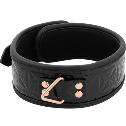 Collare premium in pelle vegana BEGME BLACK EDITION, design elegante e resistente, visibile in primo piano.
