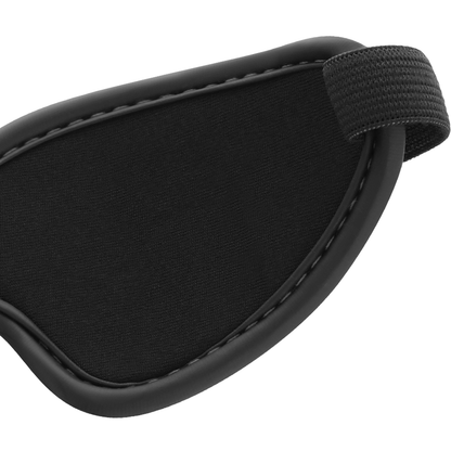 Maschera da cieco premium BEGME BLACK EDITION, design elegante e confortevole, con dettagli neri e materiali di alta qualità.