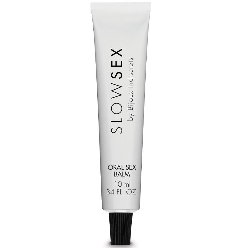 Balsamo per sesso orale Bijoux Slow Sex, flacone da 10 ml, con etichetta bianca e dettagli neri, visibile in primo piano.