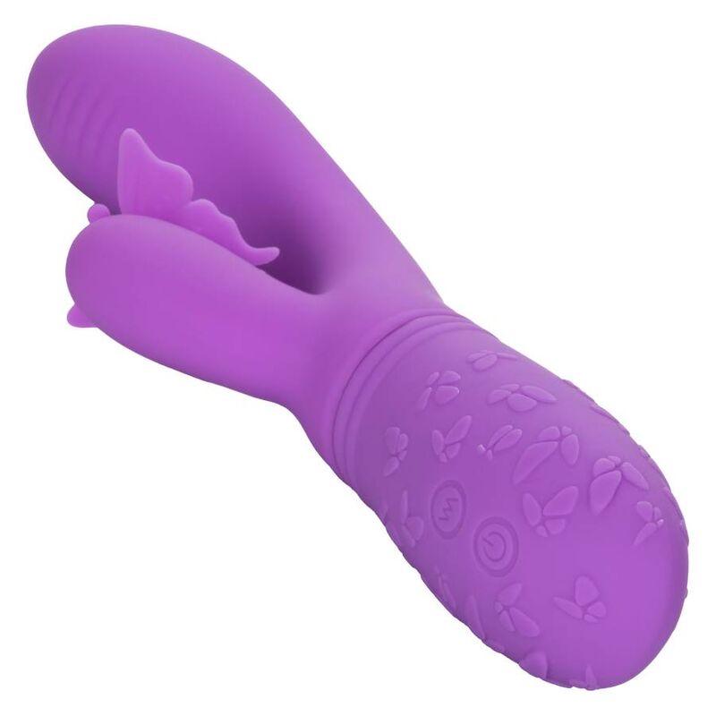 Calexotics Bacio Farfalla Flutter viola, giocattolo sessuale con ali di farfalla, design colorato e dettagli realistici.