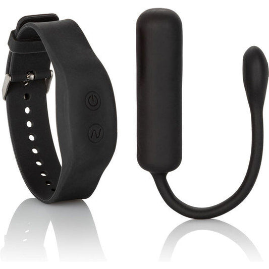 Braccialetto CALEXOTICS REMOTE PETITE BULLET in nero con dettagli metallici, visto da vicino.