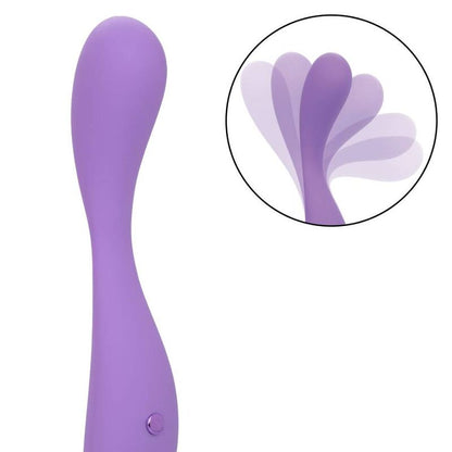 Calexotics Contour Demi Viola, vibratore rosa con design ergonomico e dettagli in silicone, visibile in questa immagine.