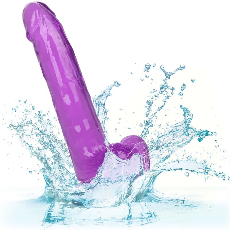Dildo viola Calexotics Regina, lunghezza 20,3 cm, realizzato in materiale realistico, con dettagli anatomici.