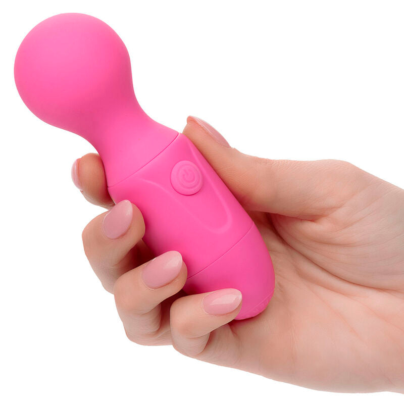 Massaggiatore ricaricabile Calexotics rosa con 10 vibrazioni, the prodotto ideale per il benessere e il relax.