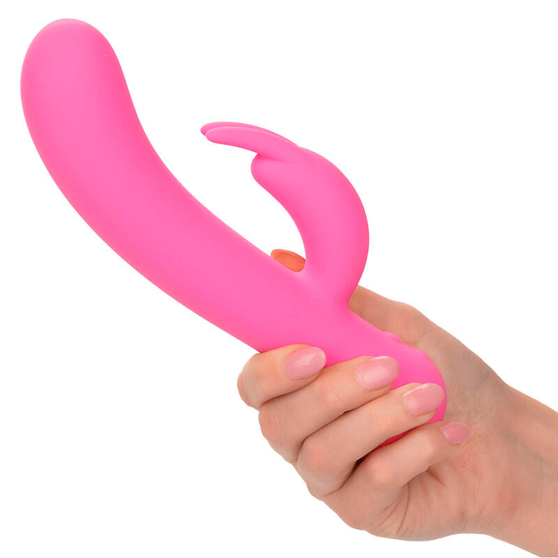 Vibratore coniglio rosa ricaricabile CALEXOTICS, design ergonomico e dettagli realistici, ideale per il piacere intimo.