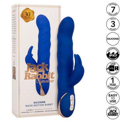 Vibratore Jack Rabbit CALEXOTICS Wave Motion blu con design ergonomico e stimolazione duale, aperto e in vista.