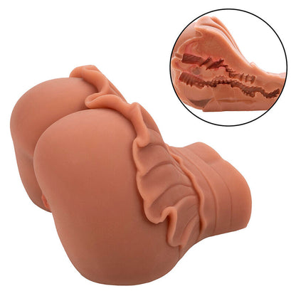 Calexotics La Regina del Benvenuto, masturbatore doppio realistico color caramello, con dettagli anatomici e texture morbida.