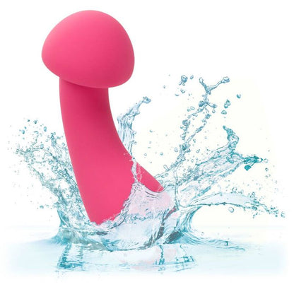 Eccitatore rosa Calexotics Pixies con design compatto e morbido, ideale per stimolazione sensoriale e piacere personale.