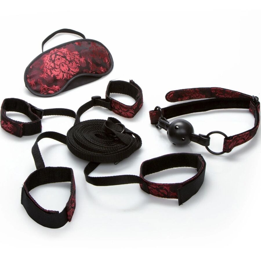 Kit di supporto per letto CALEXOTICS Scandal, struttura resistente e versatile per giochi intimi e relax.