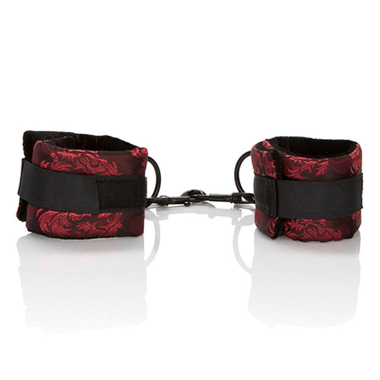 Set di braccialetti universali CALEXOTICS SCANDAL, braccialetti regolabili e stilosi per ogni occasione.