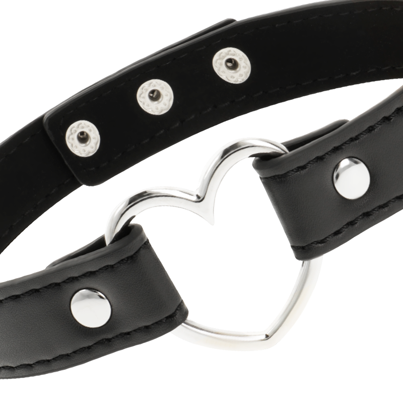Collana in pelle vegana COQUETTE CHIC DESIRE con cuore, accessorio elegante donna, dettagli visibili in immagine.
