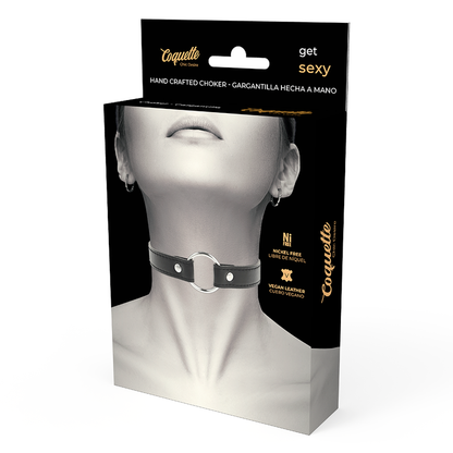 Collana in pelle vegana Coquette Chic Desire con dettagli eleganti, accessorio donna di stile moderno e sostenibile.