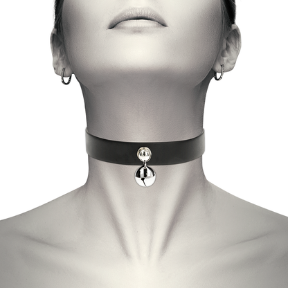 Collana in pelle vegana Coquette Chic Desire con sonaglio per donna, accessorio elegante e alla moda.
