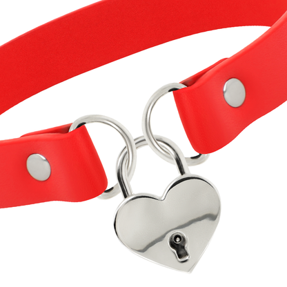 Collana in pelle vegana rossa COQUETTE CHIC DESIRE con cuore e chiave, accessorio elegante e alla moda
