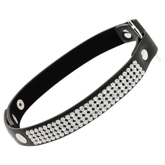 Collana girocollo Coquette Chic Desire in pelle vegana con pendente a cuore, stile elegante e moderno.