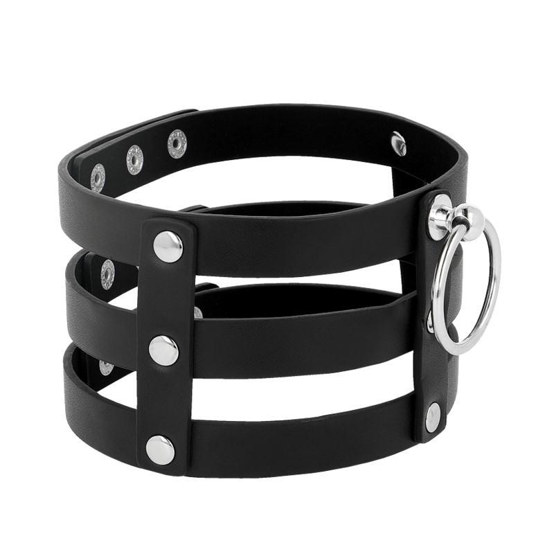 Collana girocollo in pelle vegana stile fetish di Coquette Accessories, con dettagli eleganti e design audace.