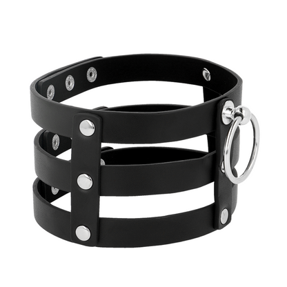 Collana girocollo in pelle vegana stile fetish di Coquette Accessories, con dettagli eleganti e design audace.