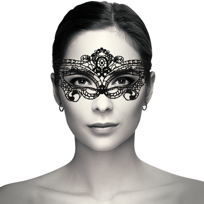 Maschera in pizzo nero COQUETTE CHIC DESIRE, elegante e dettagliata, con finissima lavorazione in pizzo nero.