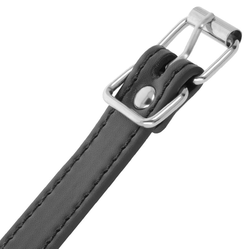 Anello per pene DARKNESS BONDAGE con cinturino regolabile in pelle, nero, per giochi di dominazione e bondage.