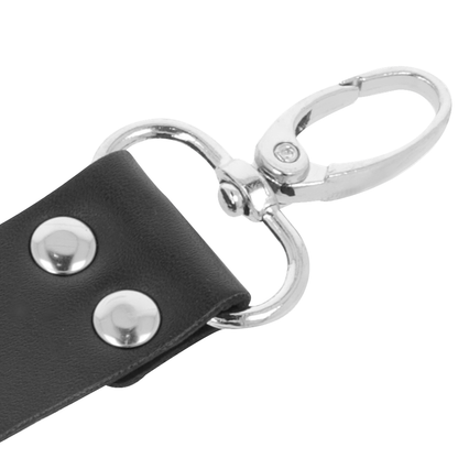 Manette in pelle nera per mani e piedi di Darkness Bondage, accessori BDSM in stile elegante e resistente.