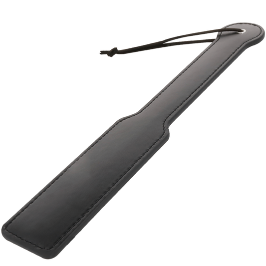 Pagaia fetish nera DARKNESS SENSATIONS con dettagli in pelle e fibbie, ideale per giochi BDSM e costumi fetish.