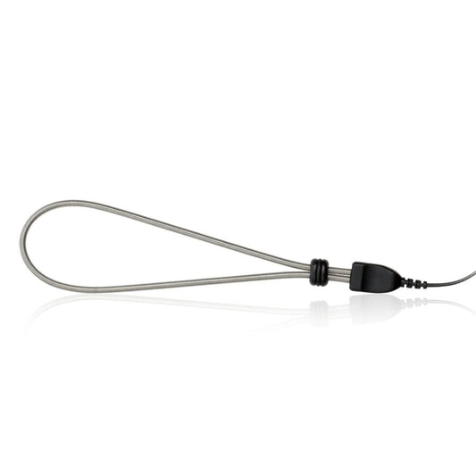 Anello scrotale regolabile in metallo Electraloop di Electrastim, con superficie liscia e design resistente, visibile in primo piano.