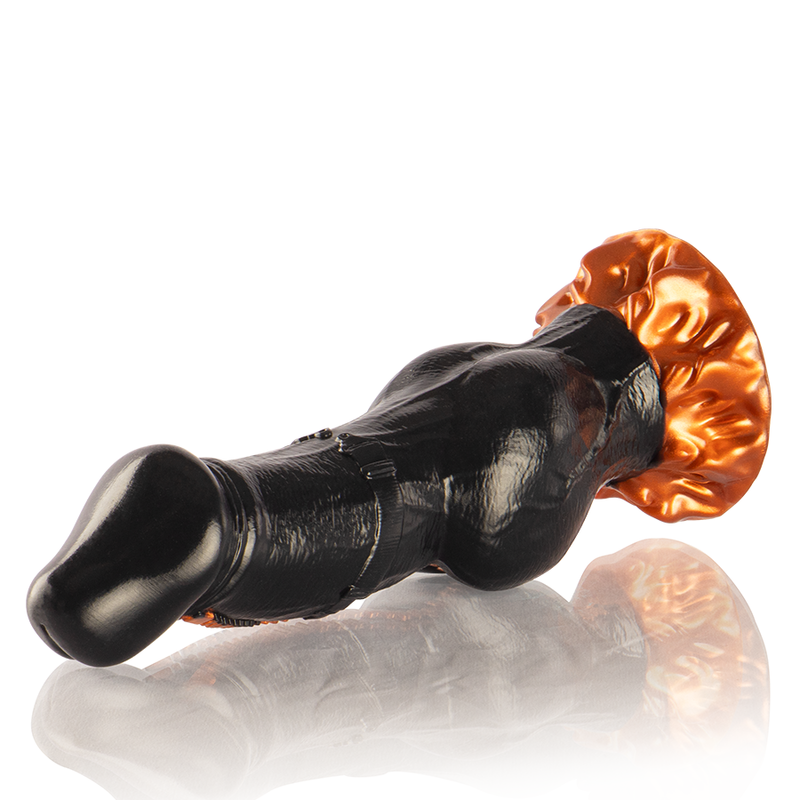 Dildo EPIC Deimos di colore beige con forma realistico, design dettagliato, ideale per stimolazione e piacere personale.