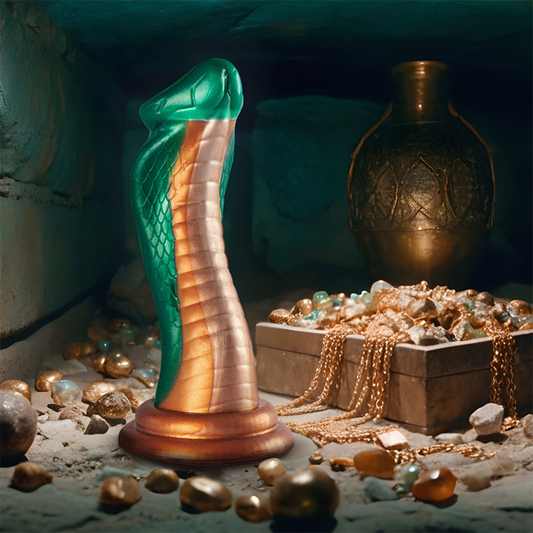 Dildo EPIC Cobra Verde con superficie dettagliata e forma realistica, ideale per stimolazione e piacere.