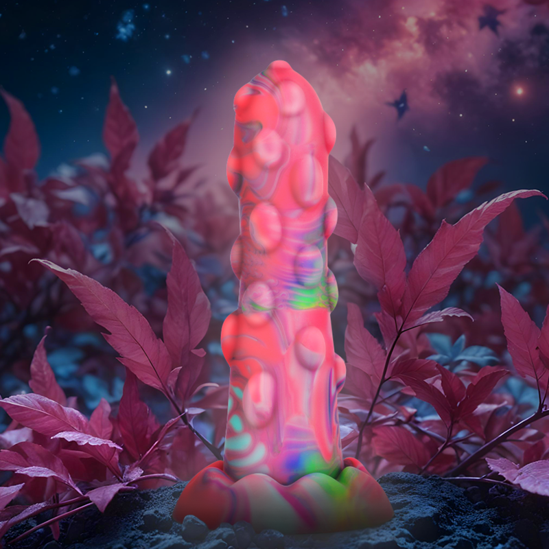 Spirito cambiforme EPIC con dildo Nixie, figura dettagliata con texture realistica, in tonalità metalliche e design innovativo