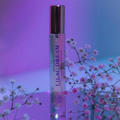 Profumo femminile Bloom di EYE OF LOVE, fragranza indica Lilac Dream, flacone da 10 ml con etichetta elegante e design raffinato