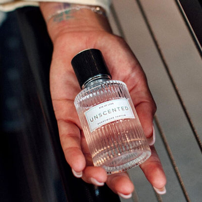 Profumo EYE OF LOVE EOL Pheromones Deluxe da 50 ml, inprofumato, naturale e attraente, con flacone elegante e etichetta.
