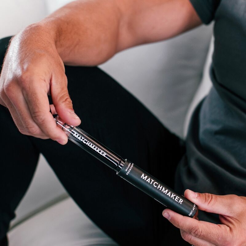 Profumo EYE OF LOVE Matchmaker Black Diamond con feromoni per attrarre, 10 ml, bottiglia elegante e compatta.