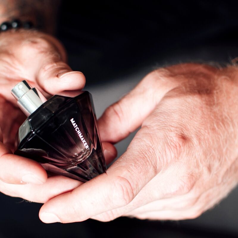 Profumo EYE OF LOVE Matchmaker Black Diamond con feromoni, 30 ml, elegante flacone per attrarre e sedurre.