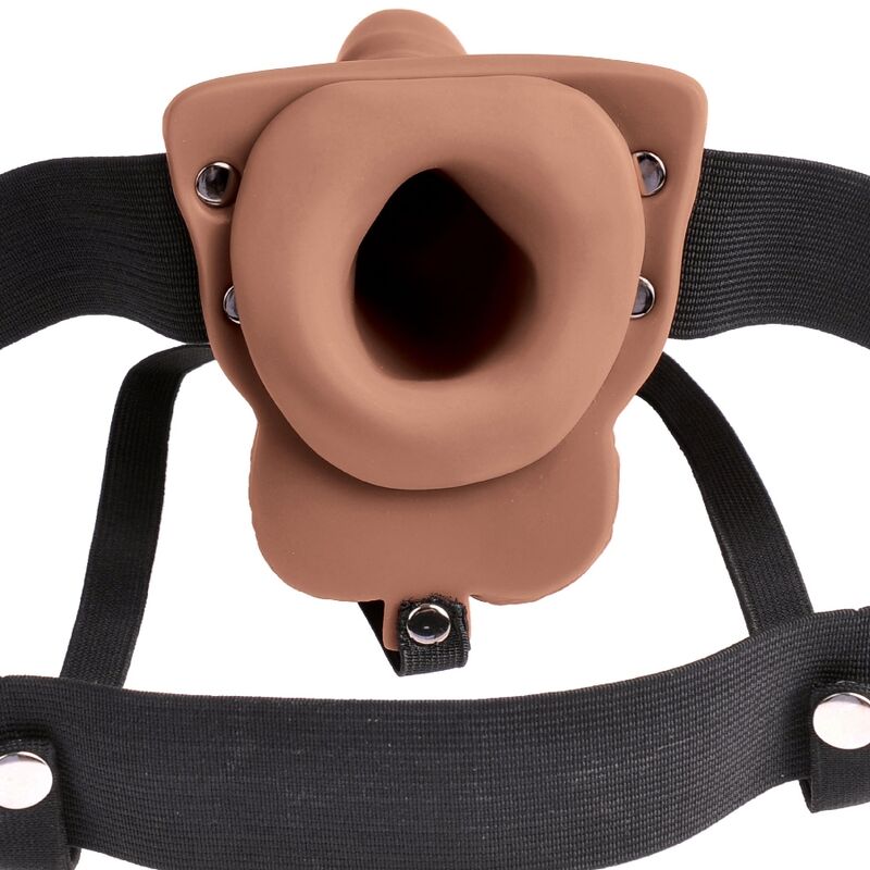 Imbracatura regolabile Fetish Fantasy Series con pene realistico, testicoli ricaricabili e vibratore da 15 cm, in dettaglio.