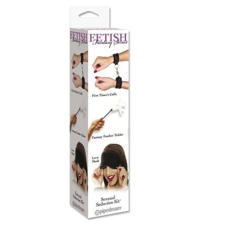 Kit di seduzione sensuale della serie Fetish Fantasy Series, completo di accessori per il gioco erotico.