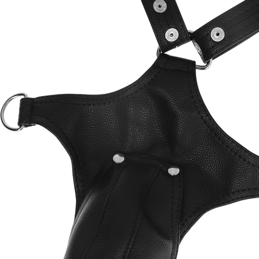 Imbracatura in ecopelle a forma di V per uomo, marca Fetish Submissive Attitude, con dettagli eleganti e stile audace.