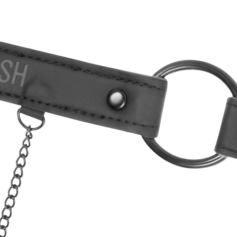 Anello gag con morsetti per capezzoli della linea Fetish Submissive Bondage, in materiale nero, per giochi BDSM e sottomissione