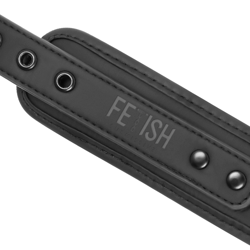 Collana a catena con fodera in neoprene di FETISH SUBMISSIVE, prodotto bondage per giochi di sottomissione e fetish.
